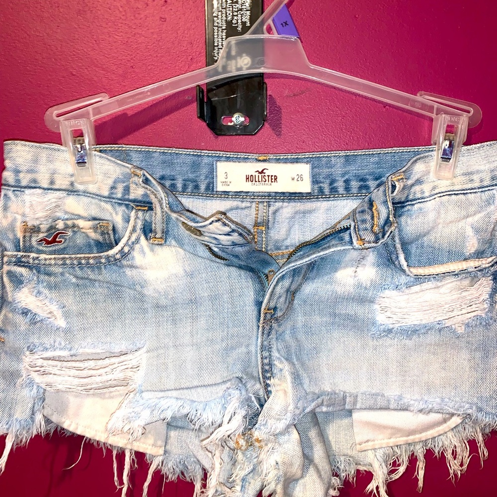Hollister shorts great condition. Size 3